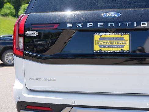 Used 2025 Ford Expedition Platinum AWD/4WD image 10