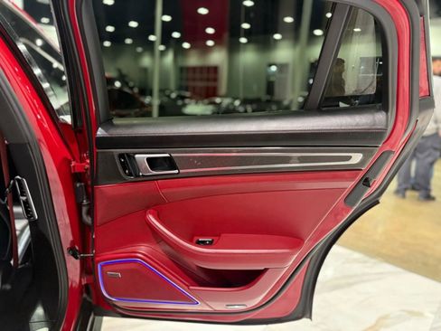 Used 2018 Porsche Panamera 4S image 46