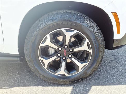 Used 2026 GMC Yukon XL AT4 w/ AT4 Premium Plus Package image 9