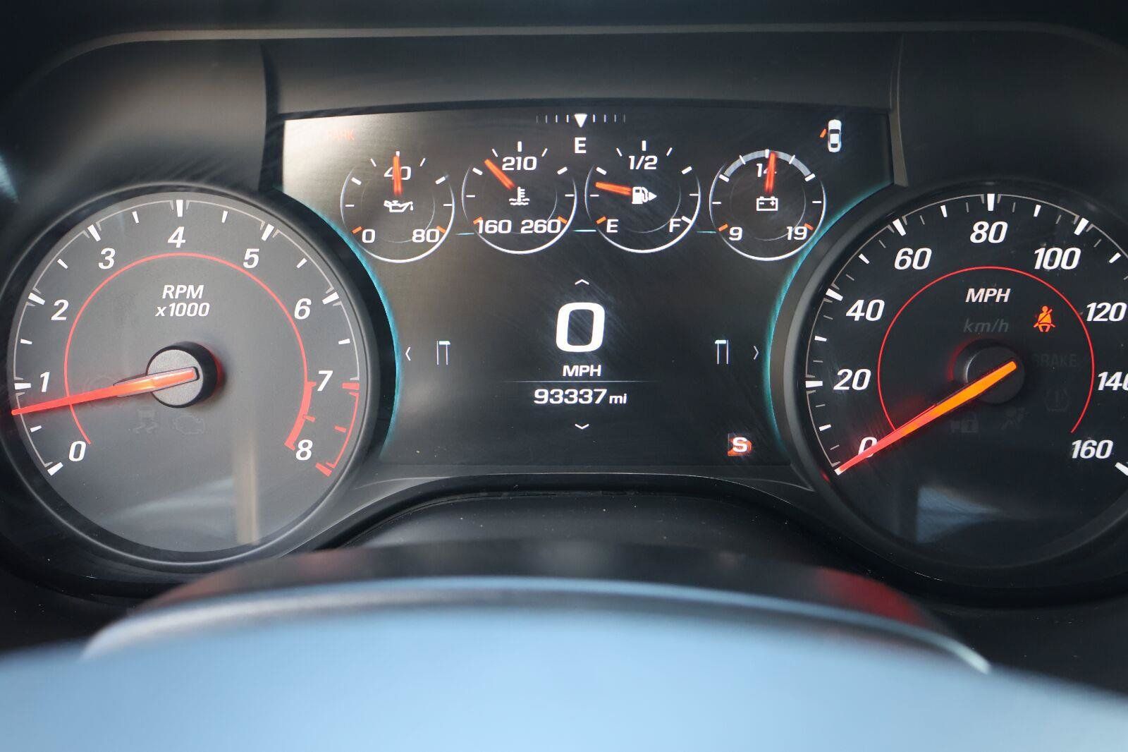Used 2018 Chevrolet Camaro LT RWD image 28