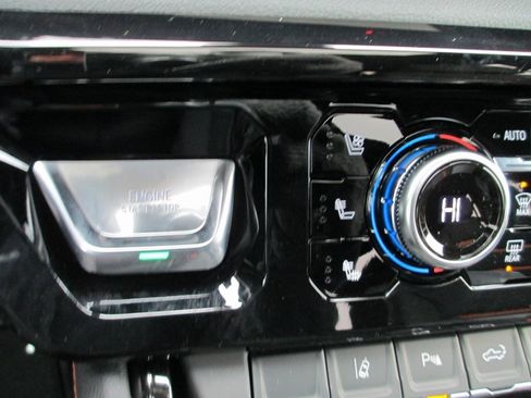 New 2026 GMC Sierra 2500 AT4 w/ AT4 Premium Plus Package image 19