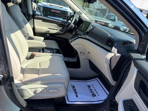 Used 2025 Honda Odyssey EX-L image 17