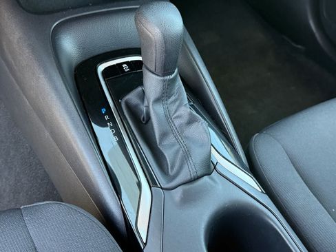Used 2025 Toyota Corolla LE FWD image 20
