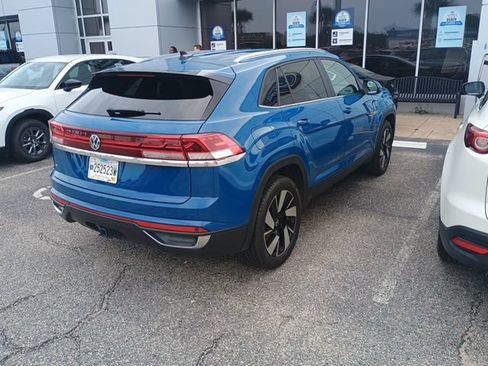 Used 2025 Volkswagen Atlas Cross Sport SE FWD image 6
