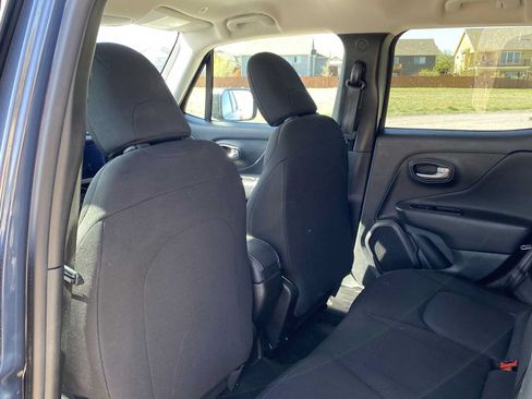 Certified 2023 Jeep Renegade Latitude AWD/4WD image 32