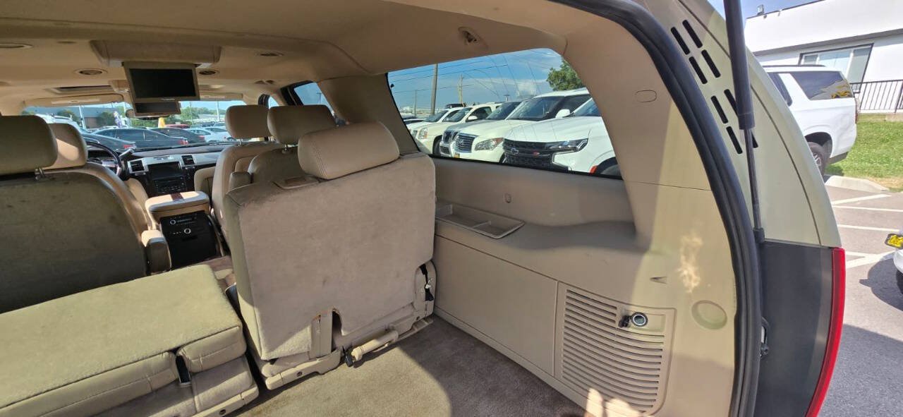 Used 2009 Cadillac Escalade ESV AWD image 23