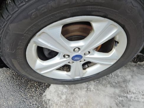 Used 2014 Ford Escape SE image 4