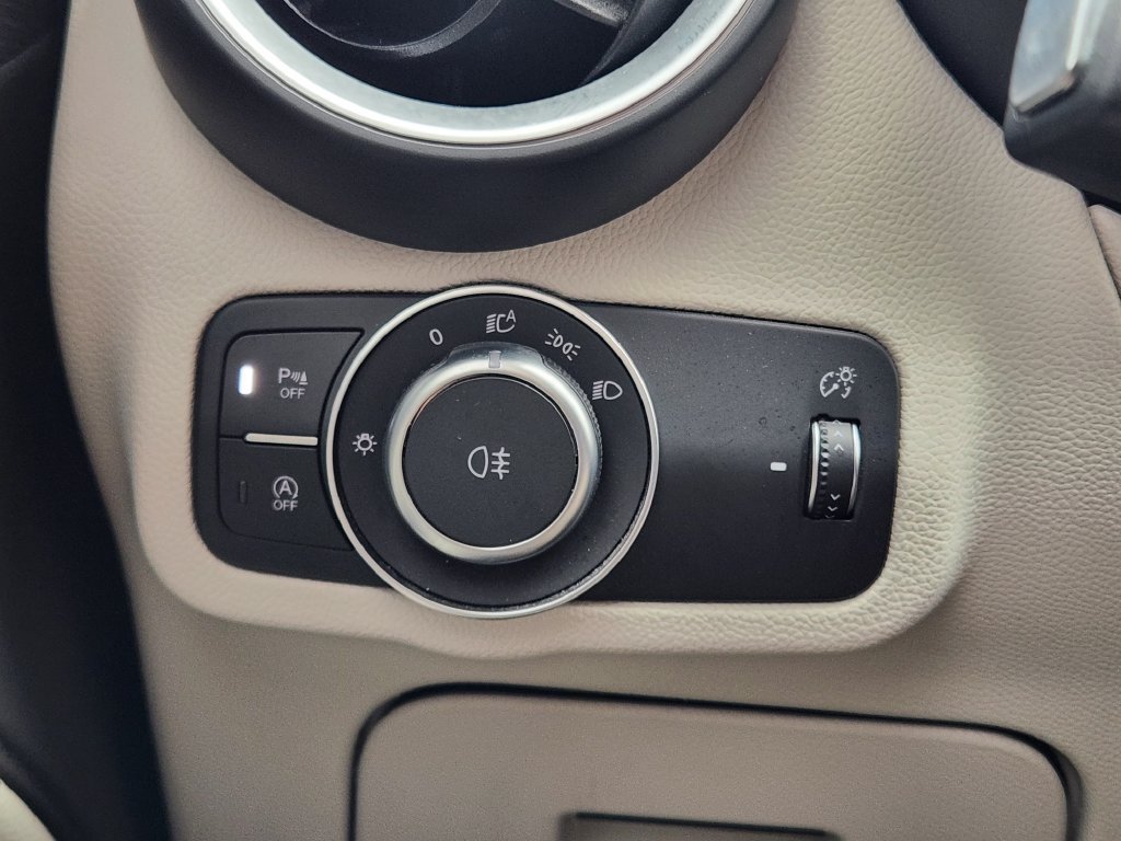 Used 2019 Alfa Romeo Stelvio Ti AWD/4WD image 12