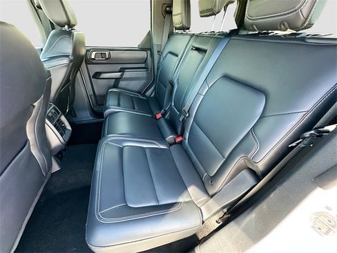 Used 2025 Ford Bronco Outer Banks image 24
