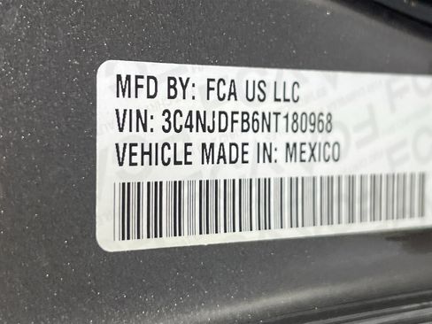 Used 2022 Jeep Compass Latitude w/ Sun and Sound Group AWD/4WD image 30
