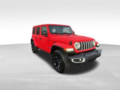 Used 2025 Jeep Wrangler Unlimited Sahara w/ Safety Group image 32