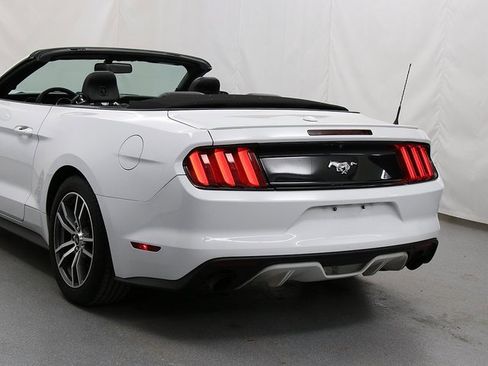 Used 2017 Ford Mustang Premium image 7