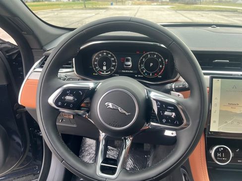 New 2026 Jaguar F-PACE R-Dynamic S image 14