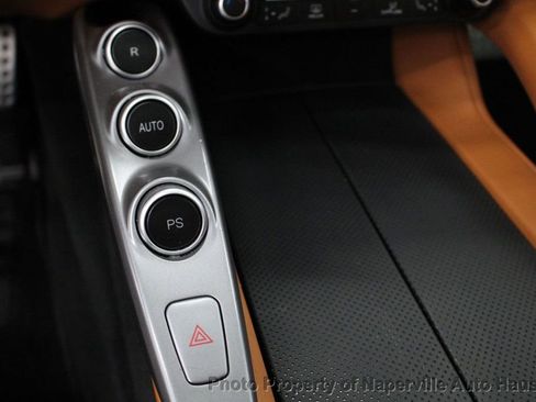 Used 2017 Ferrari GTC4Lusso AWD/4WD image 38