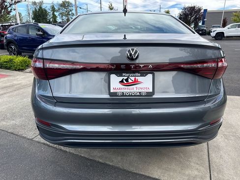 Used 2025 Volkswagen Jetta Sport FWD image 4