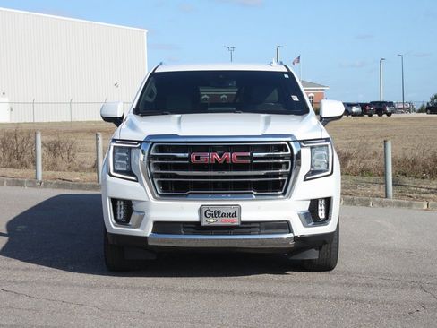Used 2021 GMC Yukon XL SLT image 3