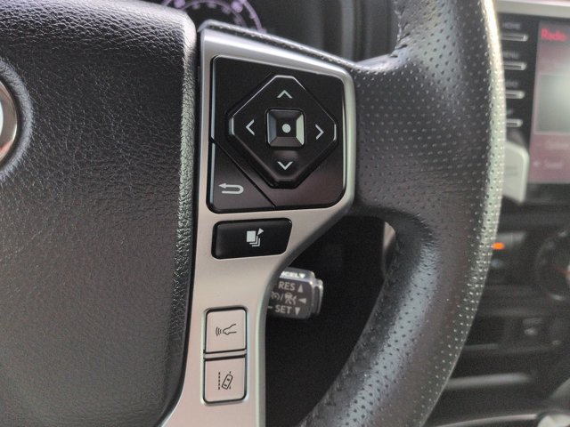 Used 2022 Toyota 4Runner SR5 Premium w/ Moonroof Package AWD/4WD image 26