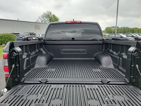 Used 2025 Nissan Frontier SV w/ Tow Package image 8