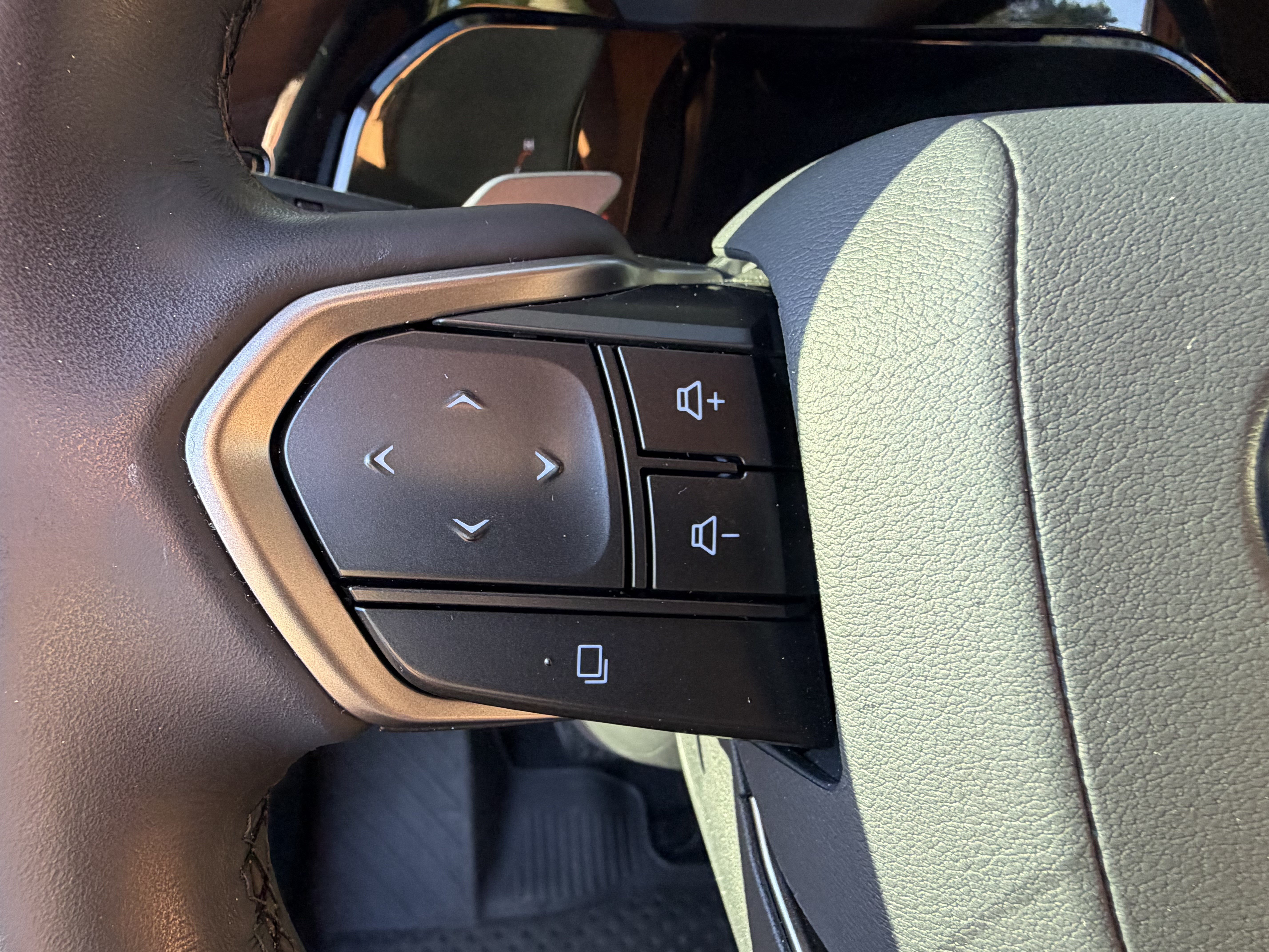 Certified 2025 Lexus NX 350 AWD w/ Accessory Package (2T) image 18
