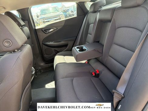 Used 2018 Chevrolet Malibu LT FWD image 17