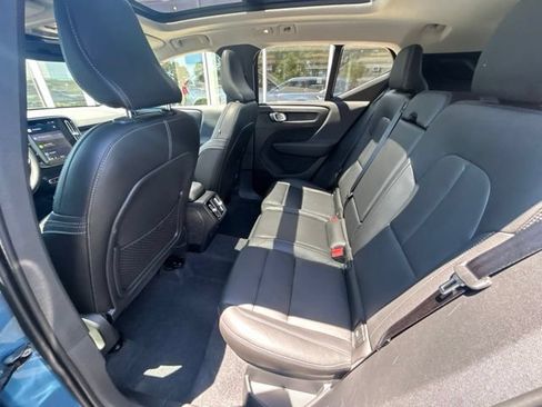 Used 2025 Volvo XC40 B5 Core AWD/4WD image 17