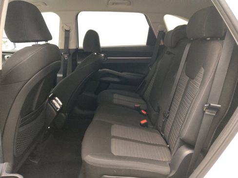 Used 2022 Kia Sorento LX image 18