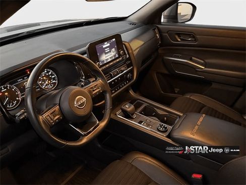 Used 2024 Nissan Pathfinder Rock Creek image 12