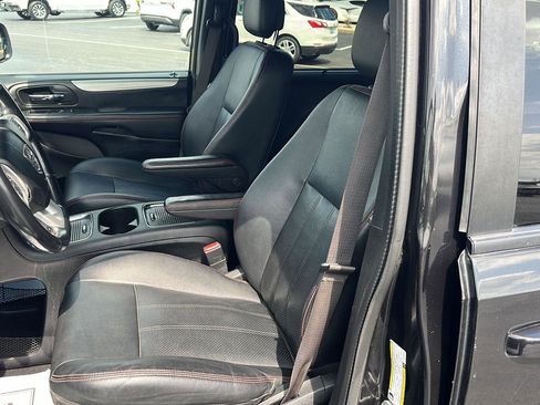 Used 2019 Dodge Grand Caravan GT image 19