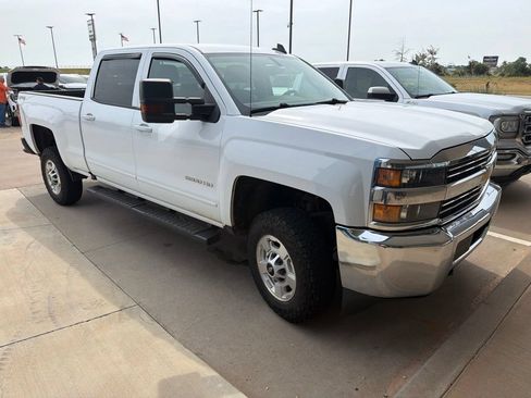 Used 2018 Chevrolet Silverado 2500 LT AWD/4WD image 10