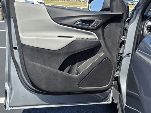 Used 2024 Chevrolet Equinox LS FWD image 13