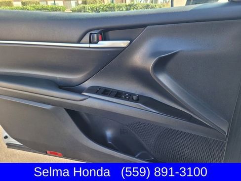 Used 2024 Toyota Camry SE image 12
