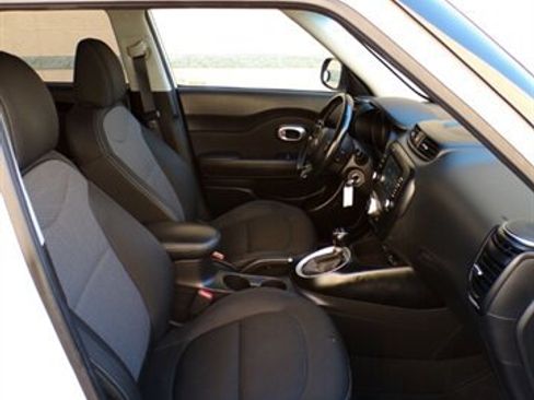 Used 2019 Kia Soul + image 29