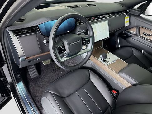 New 2026 Land Rover Range Rover Long Wheelbase SE AWD/4WD image 9