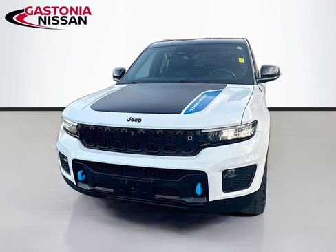 Used 2022 Jeep Grand Cherokee Trailhawk w/ Advanced Protech Group II image 39