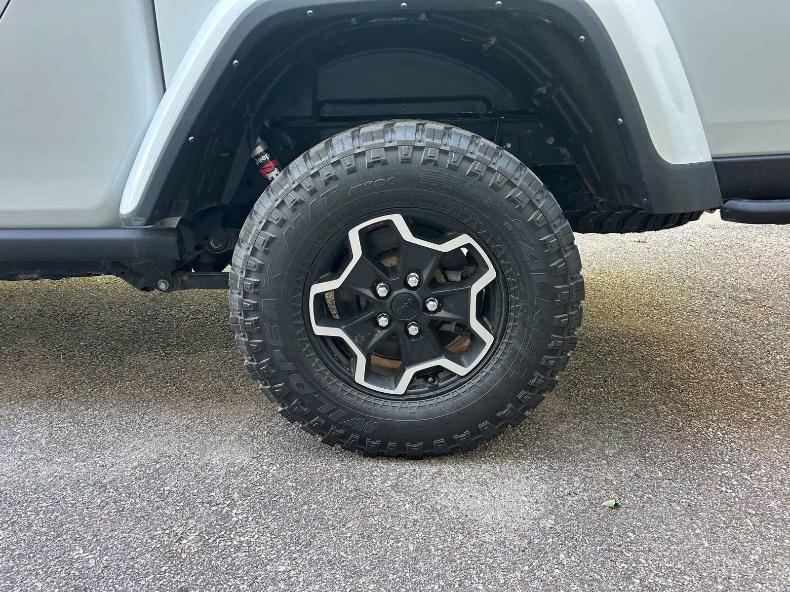 Used 2021 Jeep Gladiator Rubicon w/ Uconnect 4C Nav & Sound Group AWD/4WD image 9