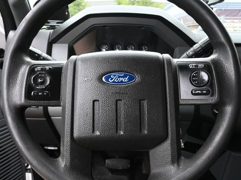 Used 2016 Ford F550 2WD Regular Cab Super Duty image 8