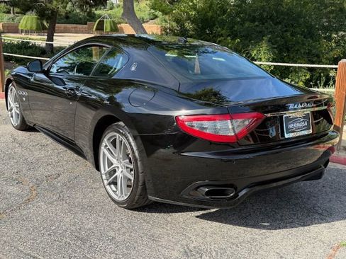 Used 2017 Maserati GranTurismo Sport image 2
