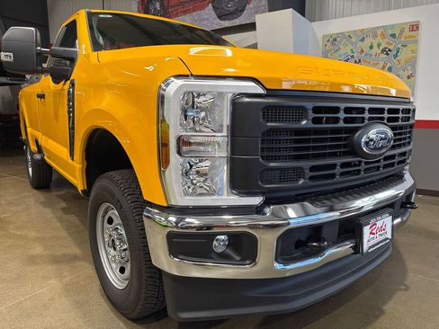 Used 2025 Ford F250 XLT w/ 360-Degree Camera Package image 37