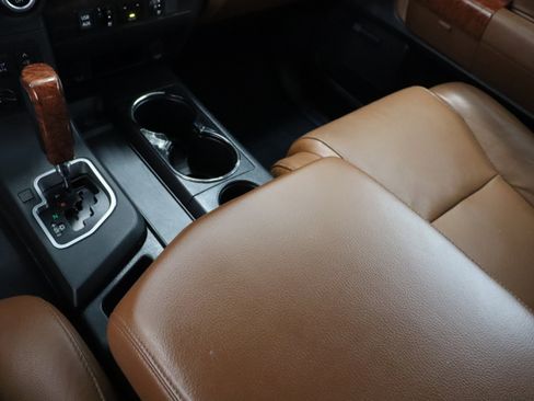 Used 2019 Toyota Sequoia Platinum image 17