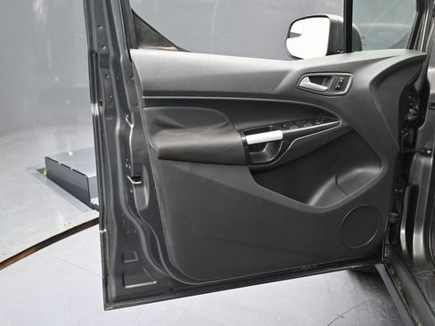 Used 2016 Ford Transit Connect XLT image 33