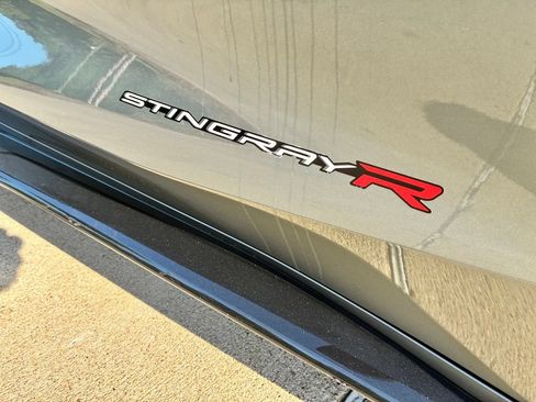 Used 2023 Chevrolet Corvette Stingray Premium Conv w/ Z51 Performance Package RWD image 5