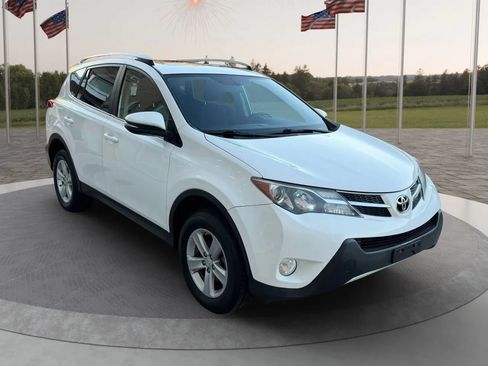 Used 2014 Toyota RAV4 XLE AWD/4WD image 5