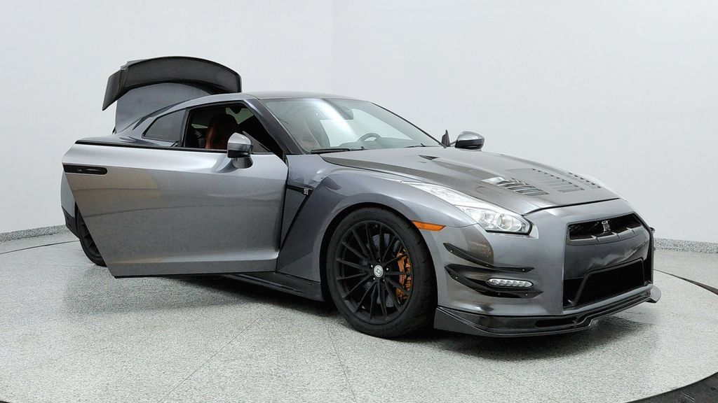 Used 2015 Nissan GT-R Premium AWD/4WD image 12