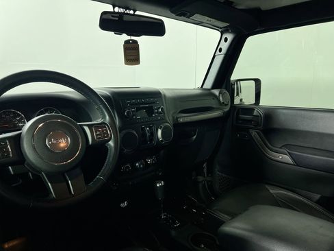 Used 2017 Jeep Wrangler Unlimited Sport image 27