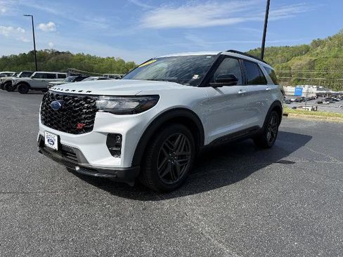 Certified 2026 Ford Explorer ST w/ Sun And Sound Package AWD/4WD image 1