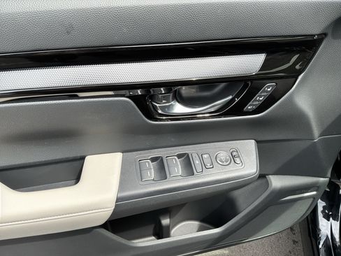 Used 2025 Honda CR-V EX-L image 15