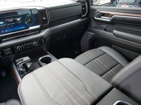 Certified 2024 Chevrolet Silverado 1500 High Country image 11