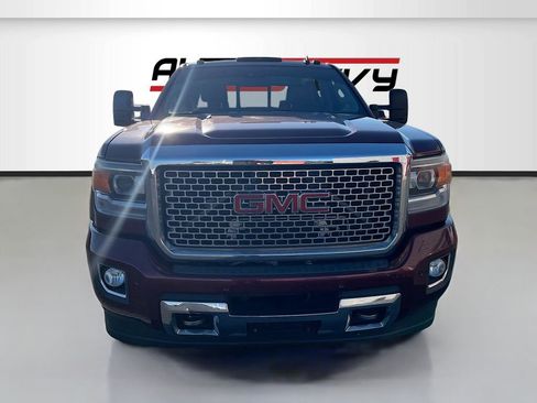 Used 2015 GMC Sierra 3500 Denali w/ Duramax Plus Package image 2