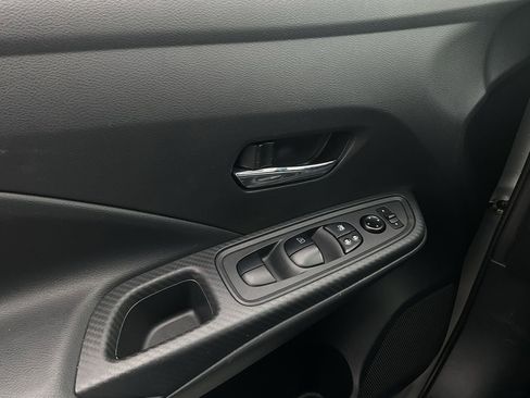Used 2025 Nissan Versa SV FWD image 20