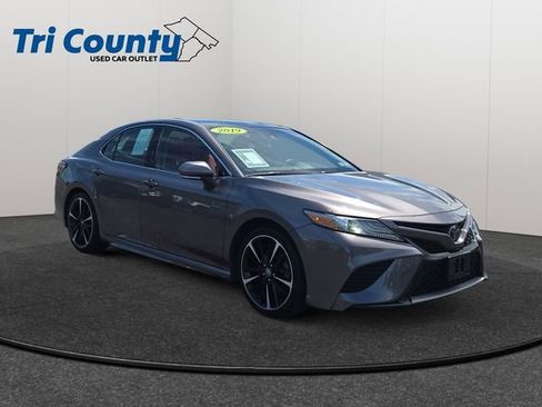 Used 2019 Toyota Camry XSE w/ Navigation Package FWD image 1